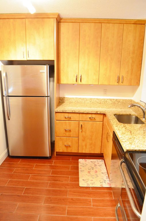 5370 Las Verdes Circle 221, Delray Beach, FL 33484