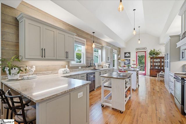 354 Old Rutherford Road, Taylors, SC 29687