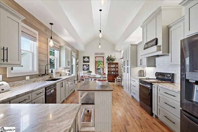 354 Old Rutherford Road, Taylors, SC 29687