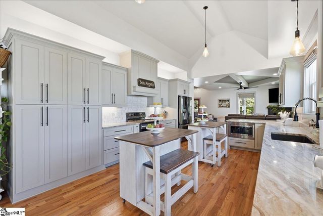 354 Old Rutherford Road, Taylors, SC 29687
