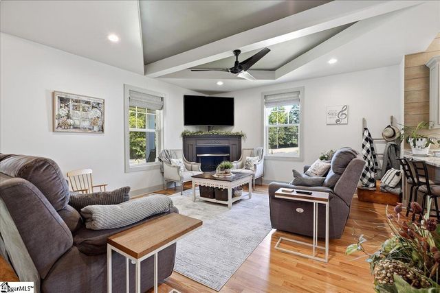 354 Old Rutherford Road, Taylors, SC 29687