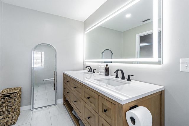 1107 OAKRIDGE MANOR DRIVE, Brandon, FL 33511