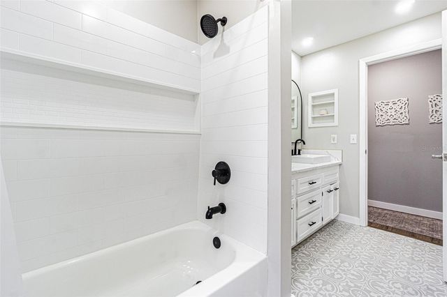 1107 OAKRIDGE MANOR DRIVE, Brandon, FL 33511