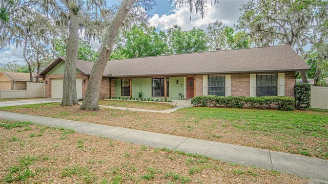 1107 OAKRIDGE MANOR DRIVE, Brandon, FL 33511