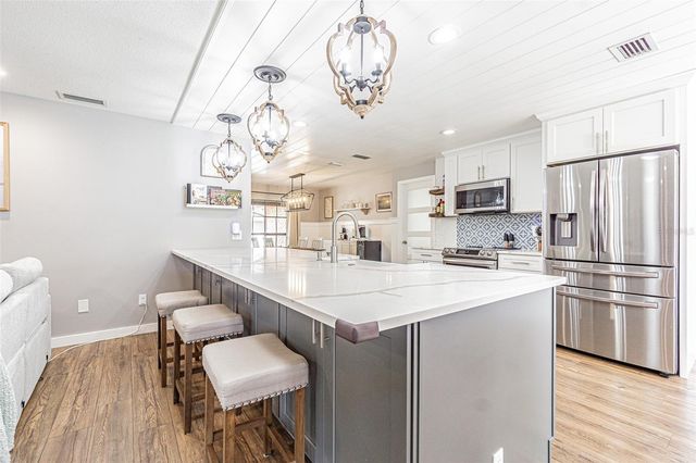 1107 OAKRIDGE MANOR DRIVE, Brandon, FL 33511