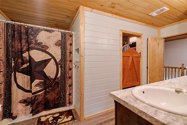 1105 County Road 1420, Bogata, TX 75417