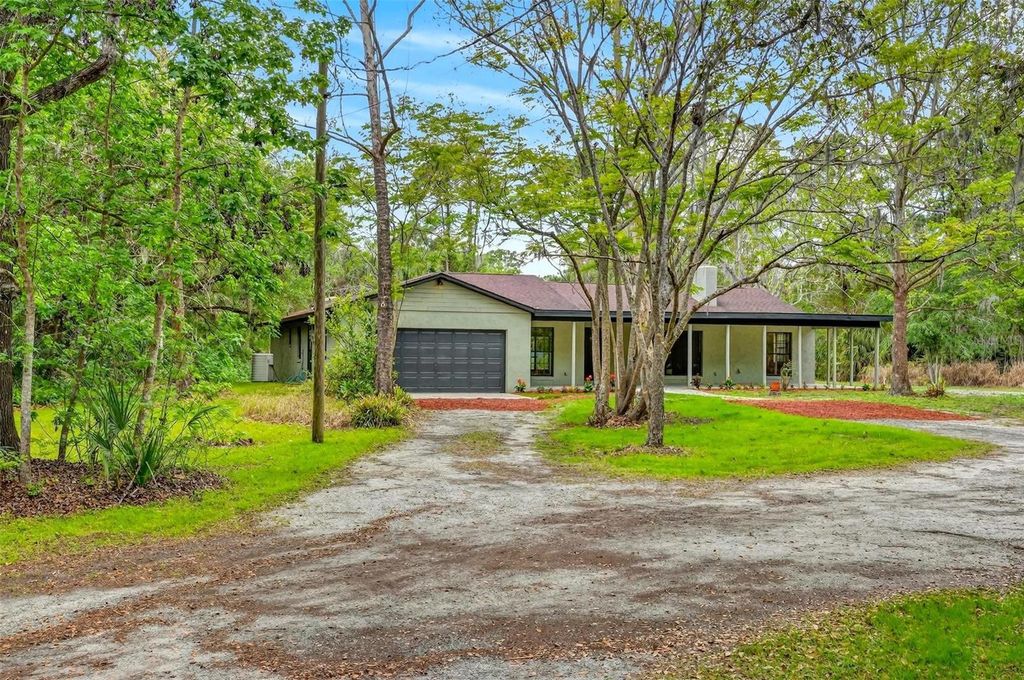 Image 1 of property listing at 2200 RETREAT ROAD, Geneva, FL 32732