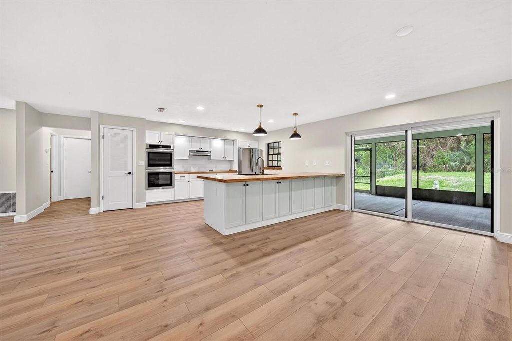 Image 14 of property listing at 2200 RETREAT ROAD, Geneva, FL 32732