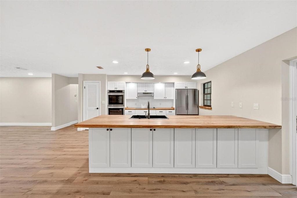 Image 15 of property listing at 2200 RETREAT ROAD, Geneva, FL 32732