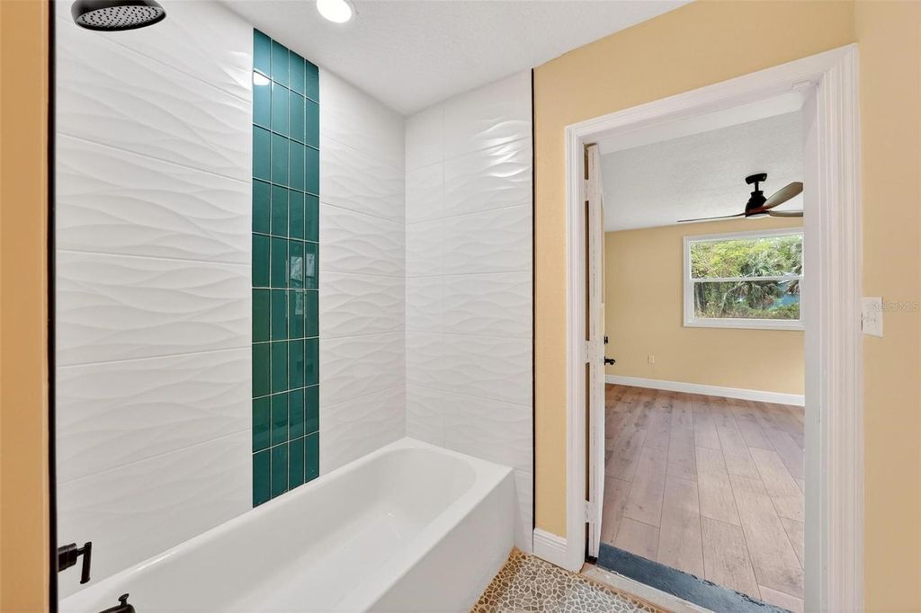 Image 25 of property listing at 2200 RETREAT ROAD, Geneva, FL 32732