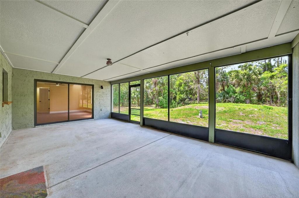 Image 29 of property listing at 2200 RETREAT ROAD, Geneva, FL 32732