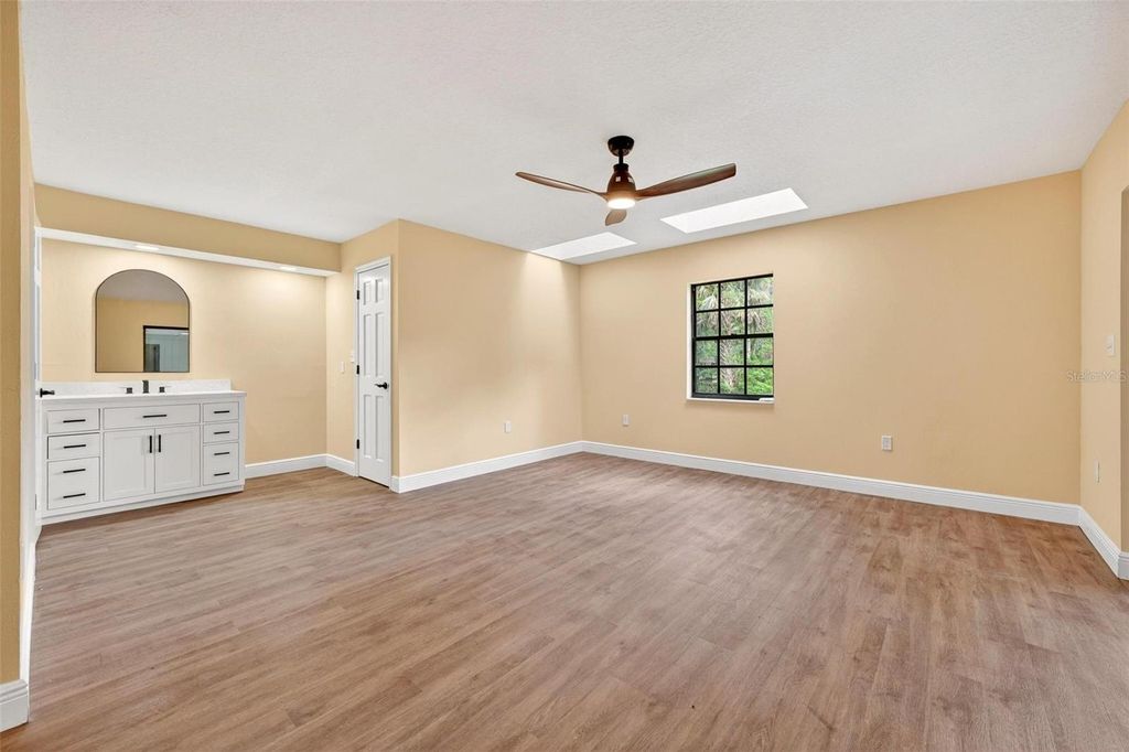 Image 34 of property listing at 2200 RETREAT ROAD, Geneva, FL 32732