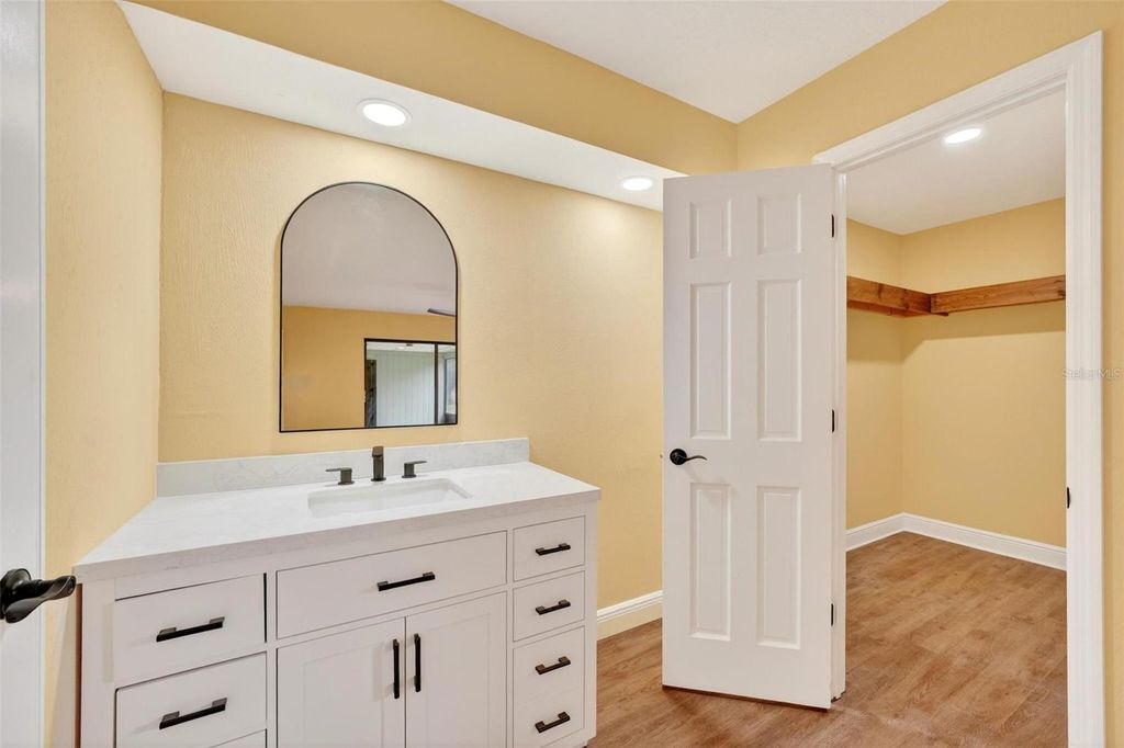 Image 38 of property listing at 2200 RETREAT ROAD, Geneva, FL 32732