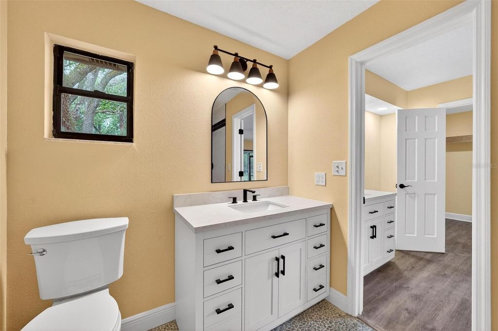 Image 40 of property listing at 2200 RETREAT ROAD, Geneva, FL 32732