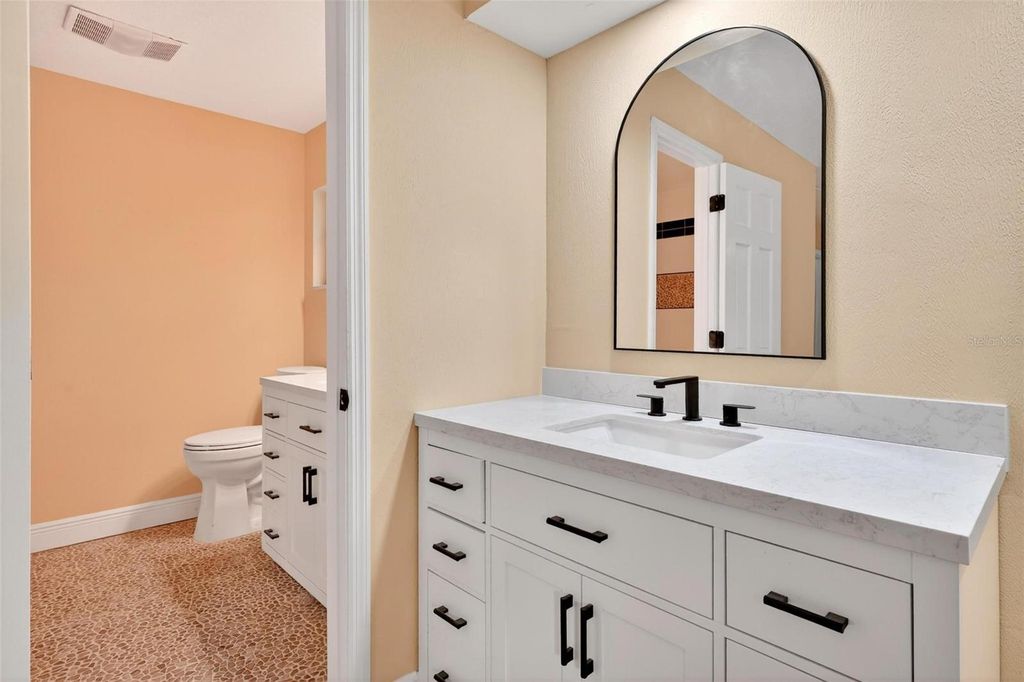 Image 41 of property listing at 2200 RETREAT ROAD, Geneva, FL 32732