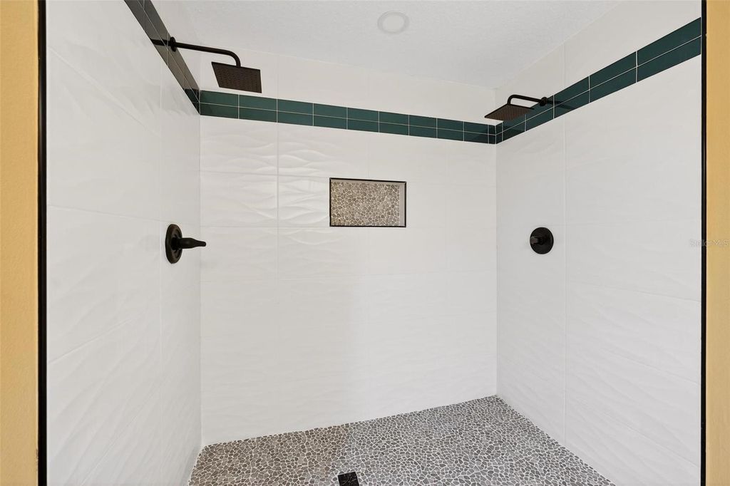 Image 43 of property listing at 2200 RETREAT ROAD, Geneva, FL 32732