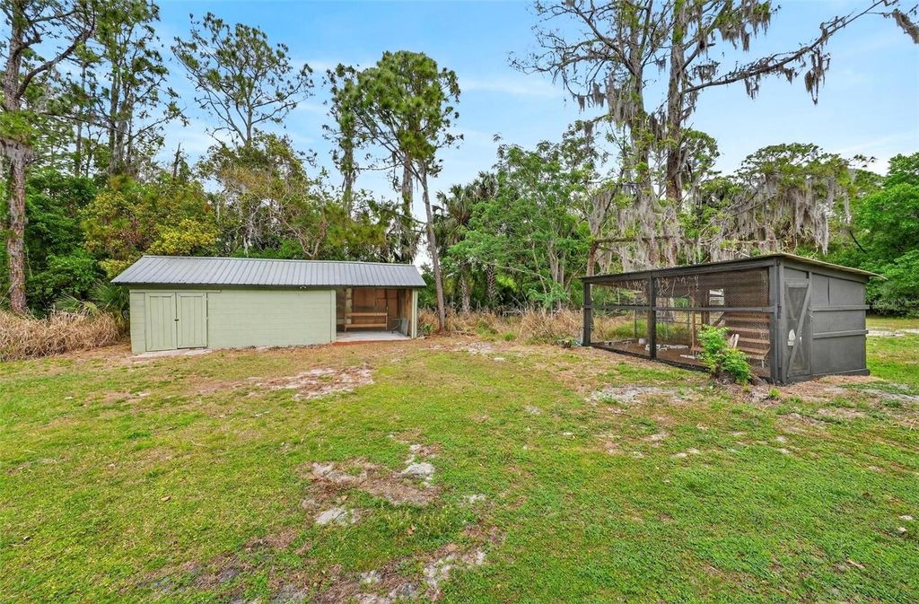 Image 54 of property listing at 2200 RETREAT ROAD, Geneva, FL 32732