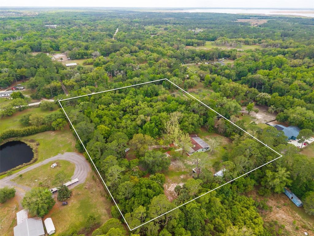 Image 57 of property listing at 2200 RETREAT ROAD, Geneva, FL 32732