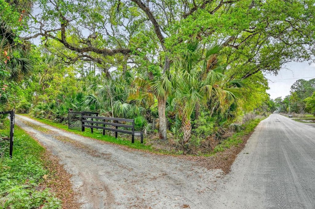 Image 58 of property listing at 2200 RETREAT ROAD, Geneva, FL 32732