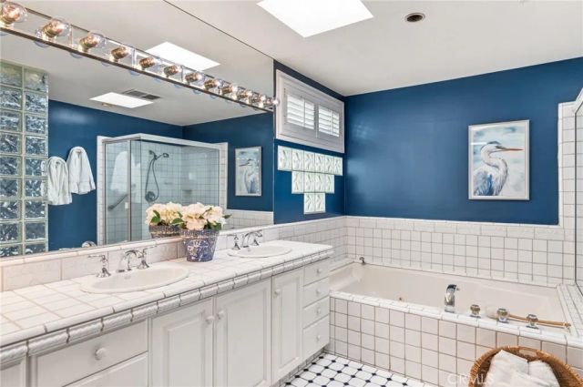 6910 W Oceanfront, Newport Beach, CA 92663