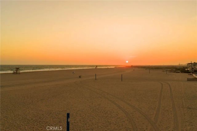 6910 W Oceanfront, Newport Beach, CA 92663