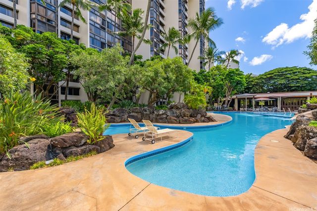 531 Hahaione Street 6C, Honolulu, HI 96825