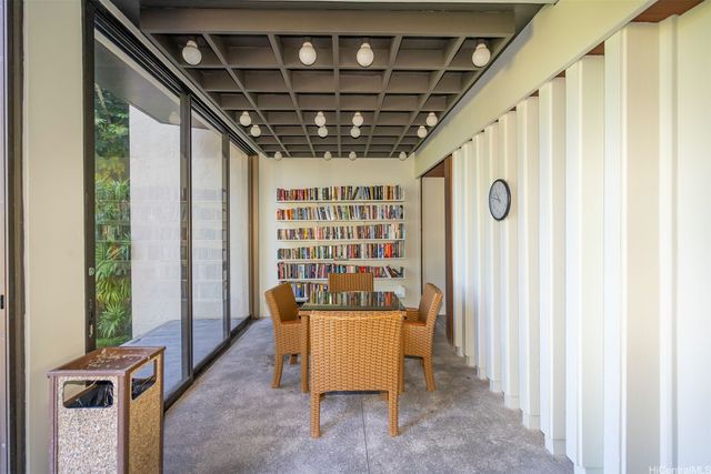 531 Hahaione Street 6C, Honolulu, HI 96825