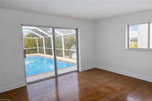 1317 NE 5th PL, Cape Coral, FL 33909