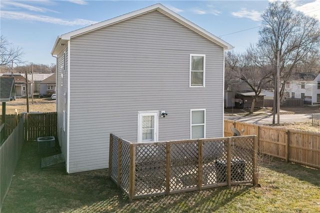 724 S 21st Street, St Joseph, MO 64507