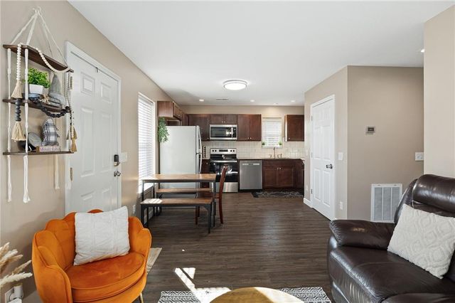 724 S 21st Street, St Joseph, MO 64507