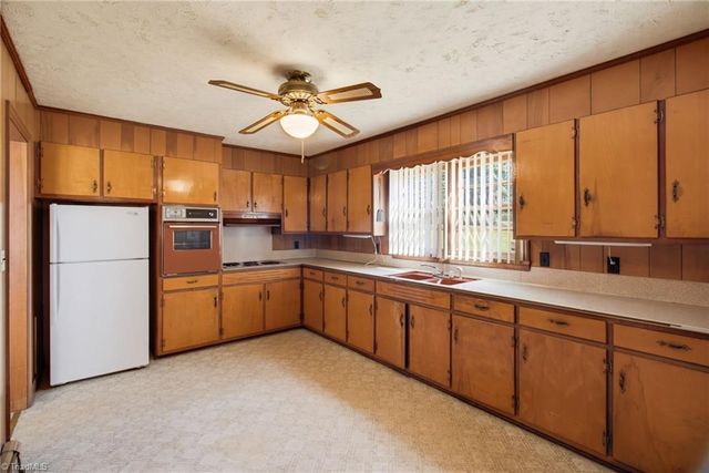 1878 Stemp Everhart Road, Thomasville, NC 27360