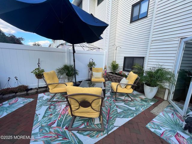 186 Clubhouse Drive, Middletown, NJ 07748
