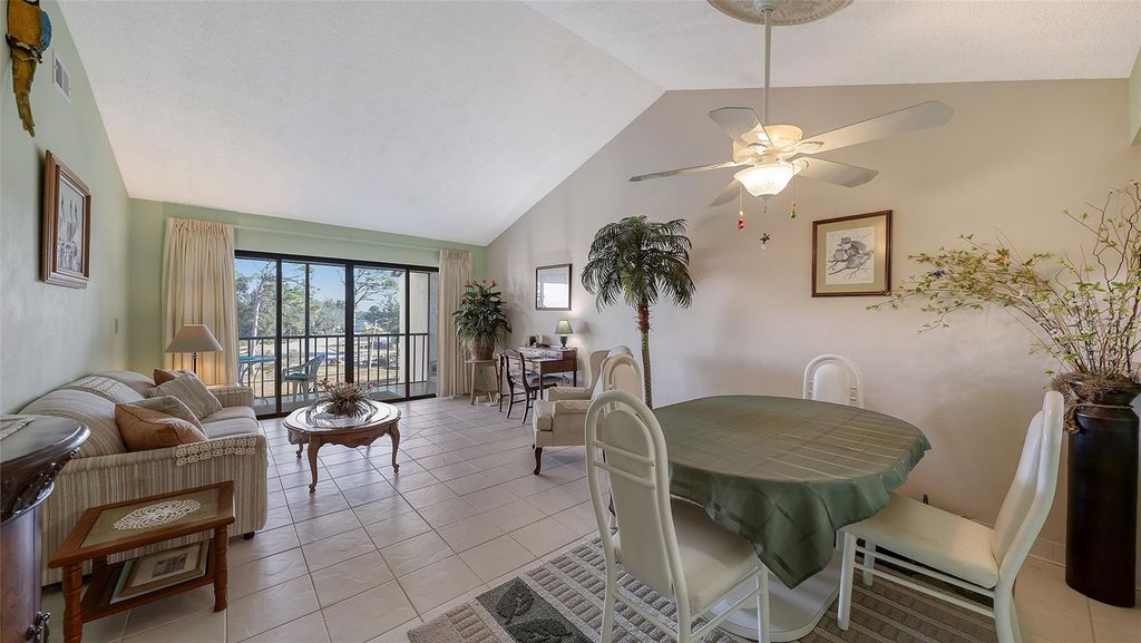 Image 8 of property listing at 1196 BIRD BAY WAY 310, Venice, FL 34285
