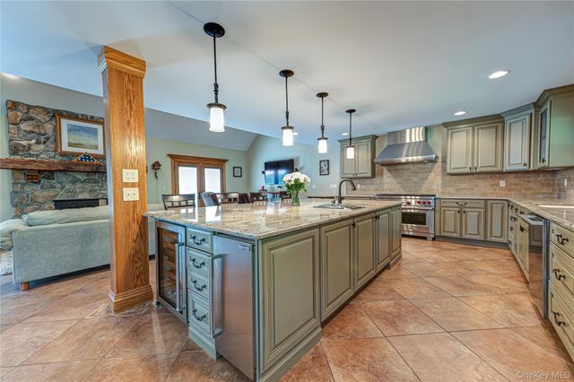 130 N Country Road, Shoreham, NY 11786