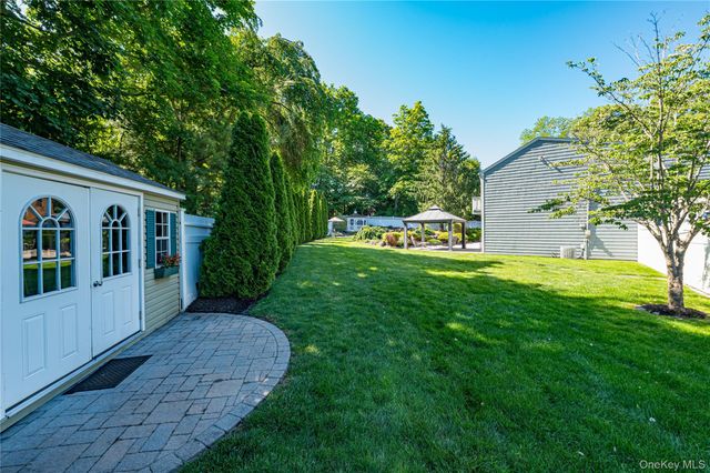 130 N Country Road, Shoreham, NY 11786