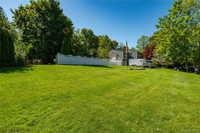 130 N Country Road, Shoreham, NY 11786