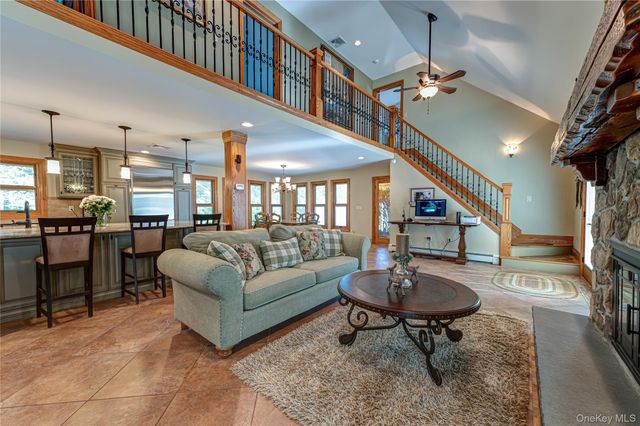 130 N Country Road, Shoreham, NY 11786