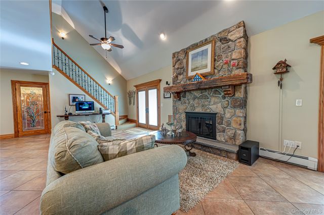 130 N Country Road, Shoreham, NY 11786