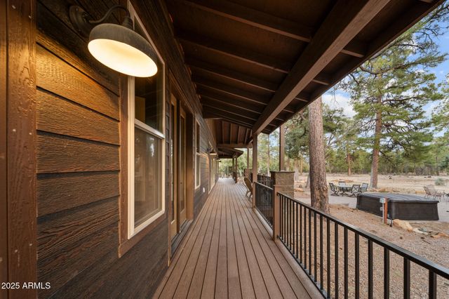 2702 MAJESTIC ELK Road, Overgaard, AZ 85933