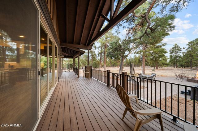 2702 MAJESTIC ELK Road, Overgaard, AZ 85933