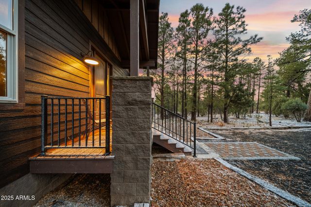 2702 MAJESTIC ELK Road, Overgaard, AZ 85933