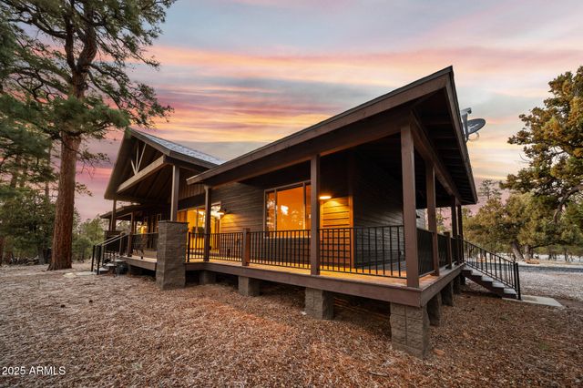 2702 MAJESTIC ELK Road, Overgaard, AZ 85933