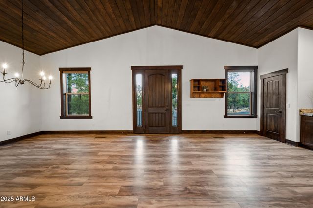 2702 MAJESTIC ELK Road, Overgaard, AZ 85933