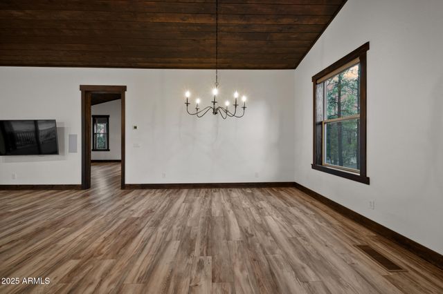 2702 MAJESTIC ELK Road, Overgaard, AZ 85933