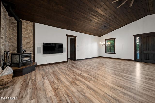 2702 MAJESTIC ELK Road, Overgaard, AZ 85933