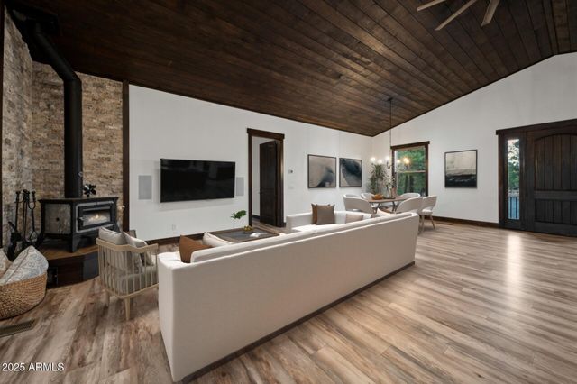 2702 MAJESTIC ELK Road, Overgaard, AZ 85933