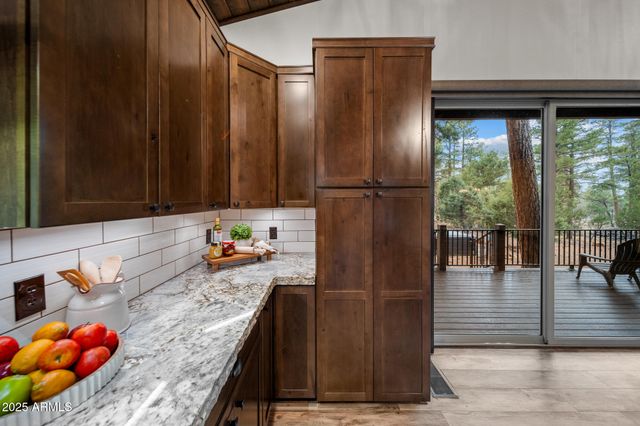 2702 MAJESTIC ELK Road, Overgaard, AZ 85933