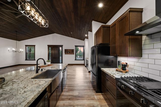 2702 MAJESTIC ELK Road, Overgaard, AZ 85933