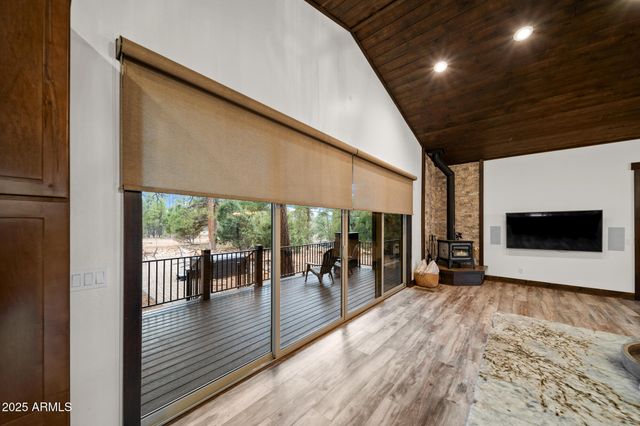 2702 MAJESTIC ELK Road, Overgaard, AZ 85933