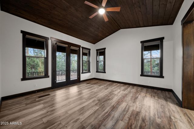 2702 MAJESTIC ELK Road, Overgaard, AZ 85933